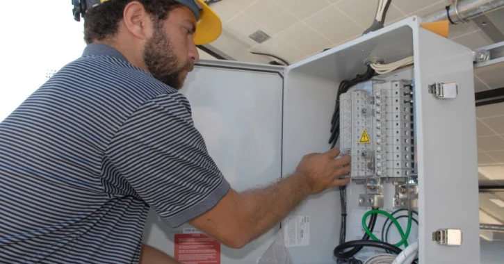 Electrical Panel Safety in Chicago (FPE, Zinsco) 1 Check Your Electrical Panel Safety