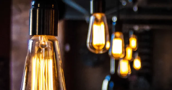 Understanding Different Kinds of Light Bulbs 1 Understanding Different Types of Light Bulbs
