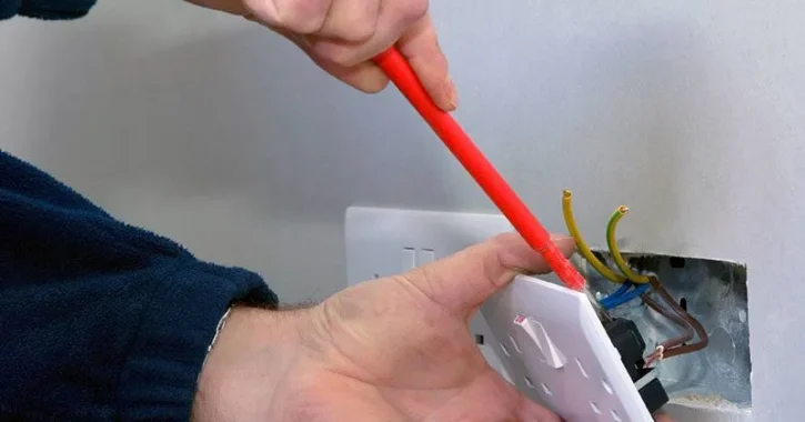 Loose Electrical Connections 1 Top 5 Residential Electrical Issues & Repairs